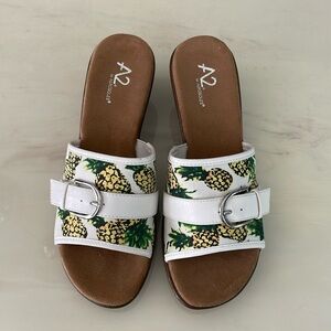 aerosoles nwot pineapple sandals